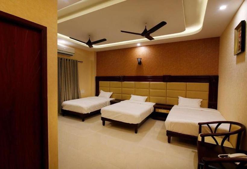 בית מלון כפרי Rb Grand Residency