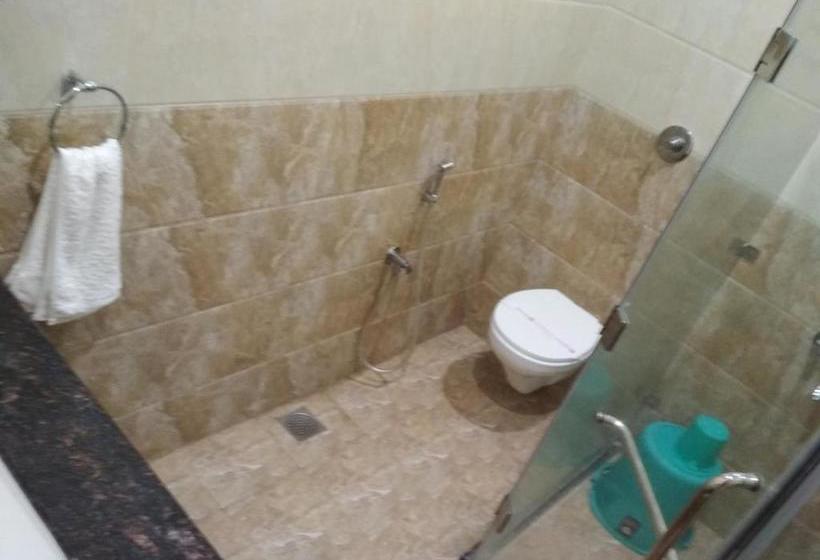 בית מלון כפרי Rb Grand Residency