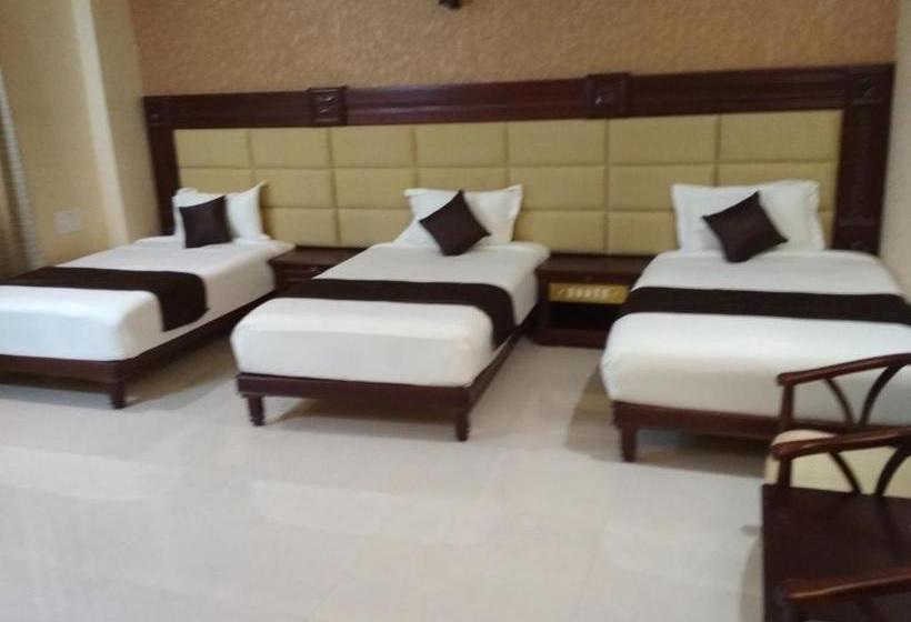 בית מלון כפרי Rb Grand Residency