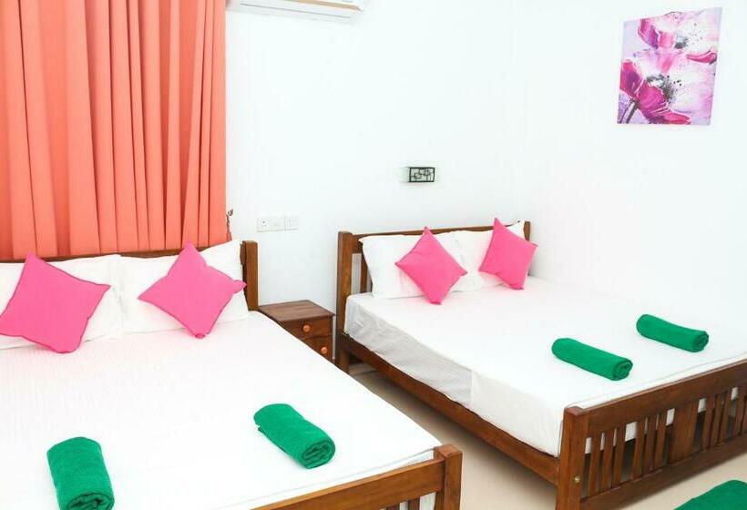 호텔 River Vally Inn