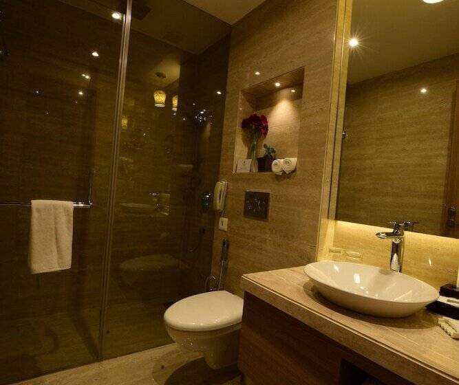 ホテル Surestay Plus By Best Western Amritsar