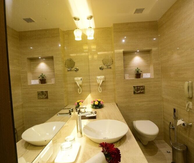 ホテル Surestay Plus By Best Western Amritsar