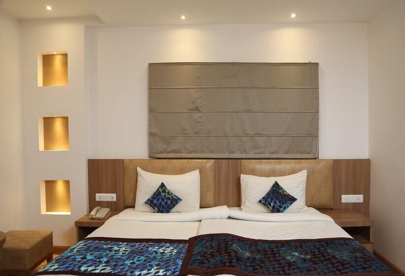 ホテル Surestay Plus By Best Western Amritsar