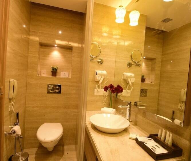 ホテル Surestay Plus By Best Western Amritsar