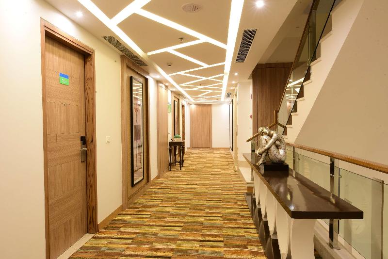 ホテル Surestay Plus By Best Western Amritsar