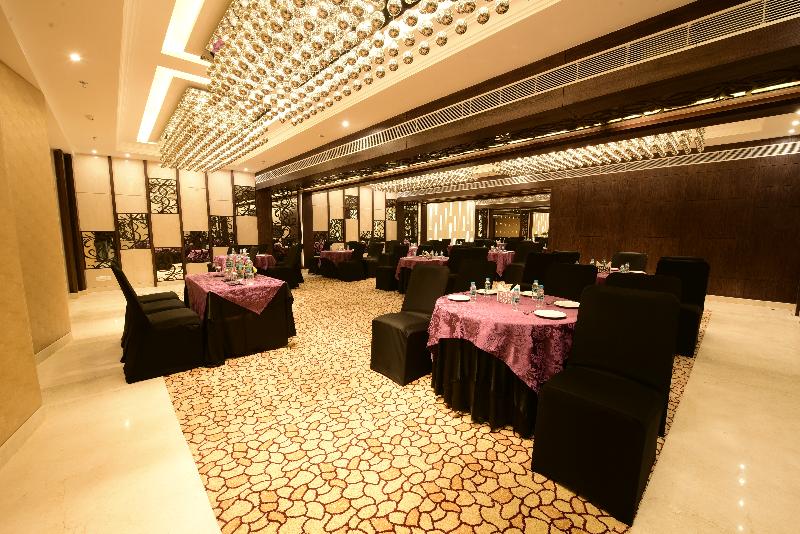 ホテル Surestay Plus By Best Western Amritsar