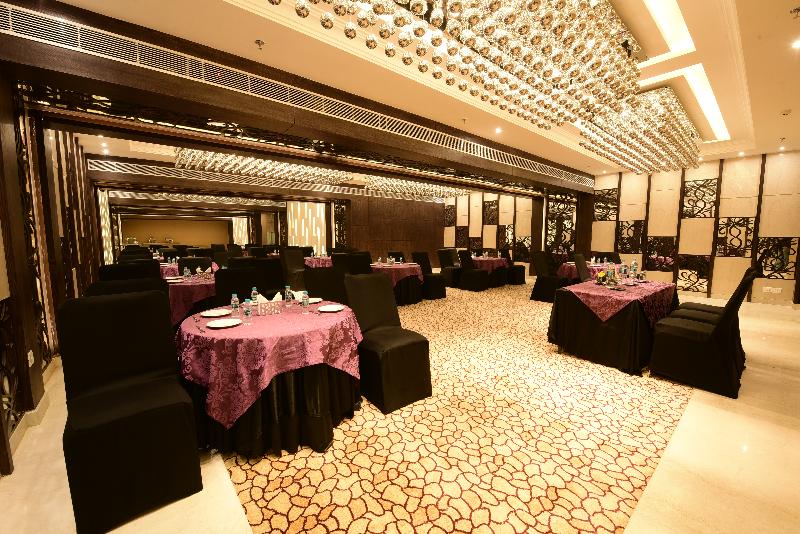 ホテル Surestay Plus By Best Western Amritsar