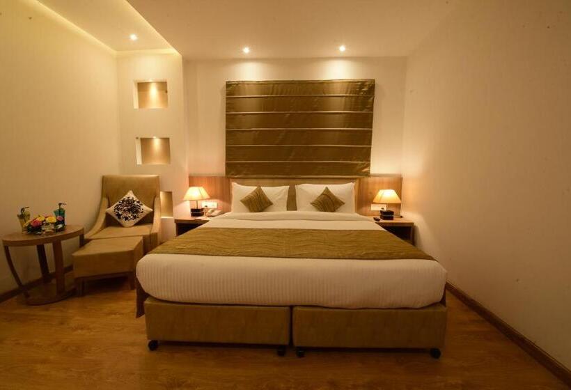 ホテル Surestay Plus By Best Western Amritsar