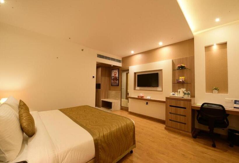 ホテル Surestay Plus By Best Western Amritsar