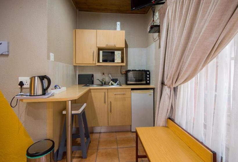 פנסיון Marle  Lodge