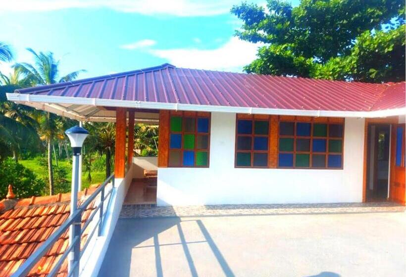 استراحتگاه Sherly Cottages