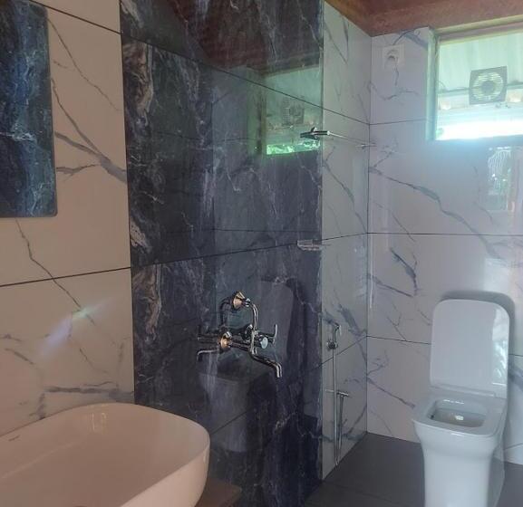 استراحتگاه Sherly Cottages