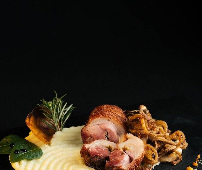 Areo Hotel & Restaurant