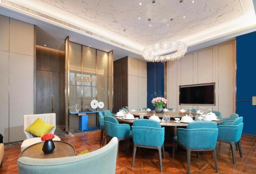 Отель Auto City Ruili