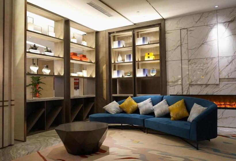 Отель Auto City Ruili