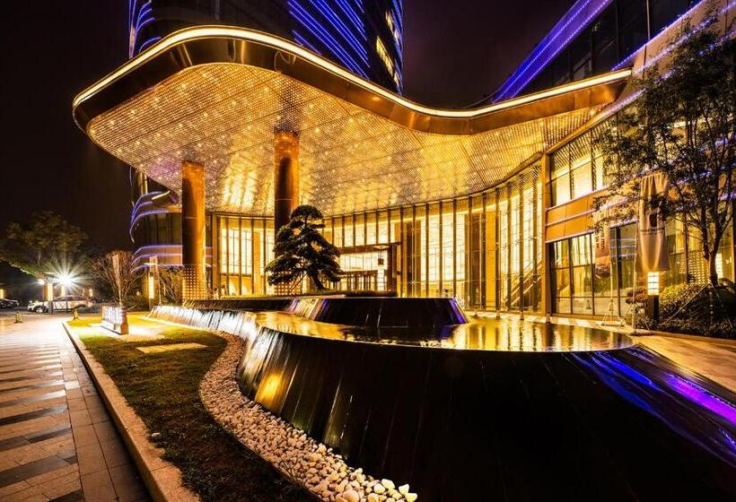 هتل Auto City Ruili