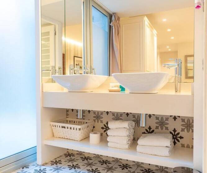 ホテル Serennia Fira Gran Via Exclusive Rooms