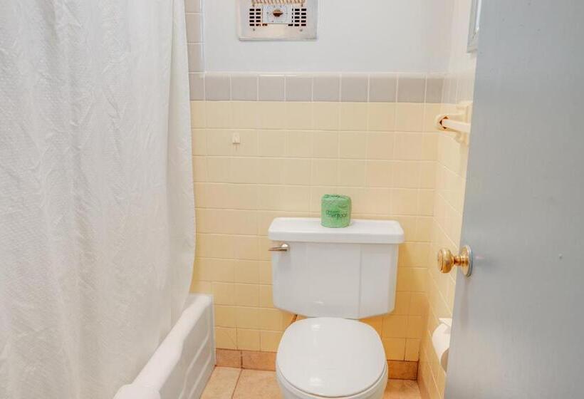 فندق على الطريق Super 7 Inn