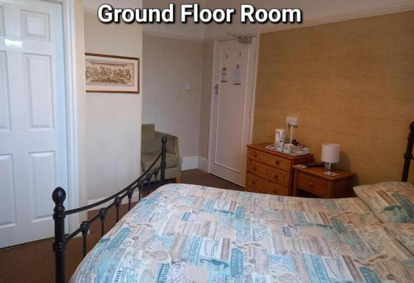 بنسيون Bay Court