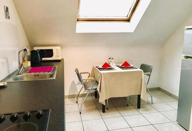 膳宿费 Fantasia A Spacious Beautiful Apartment & Affordable