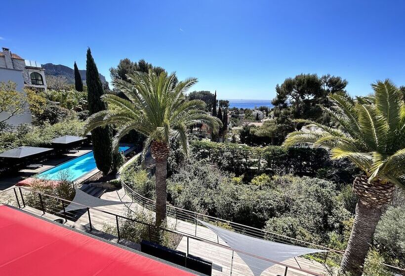 פנסיון The Address Cassis