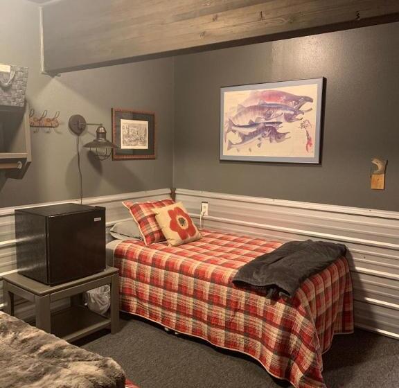 فندق صغير Clam Gulch Lodge