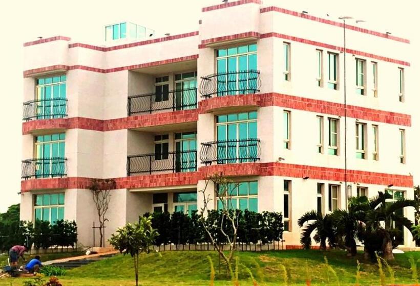 تختخواب و صبحانه Full Moon Resort