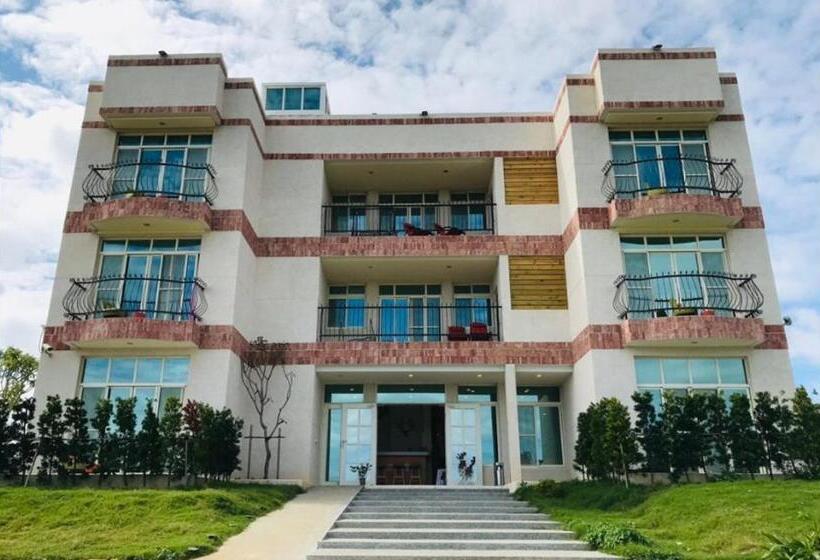 تختخواب و صبحانه Full Moon Resort