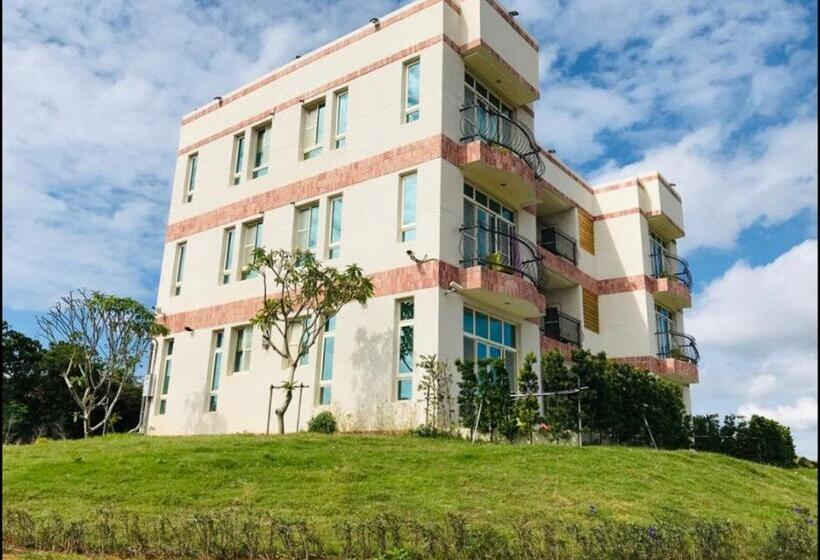 تختخواب و صبحانه Full Moon Resort