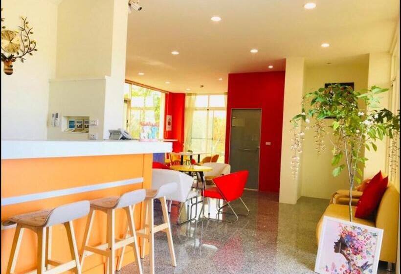 تختخواب و صبحانه Full Moon Resort