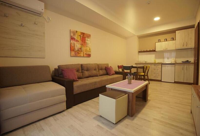 Boulevard Apartments