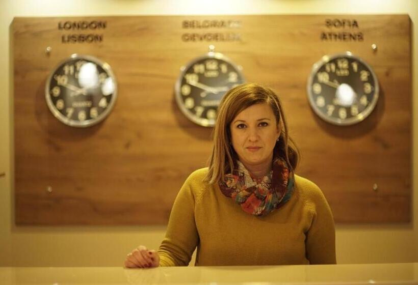 Boulevard Apartments