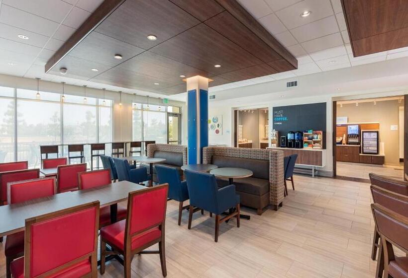 호텔 Holiday Inn Express & Suites   Moreno Valley   Riverside, An Ihg
