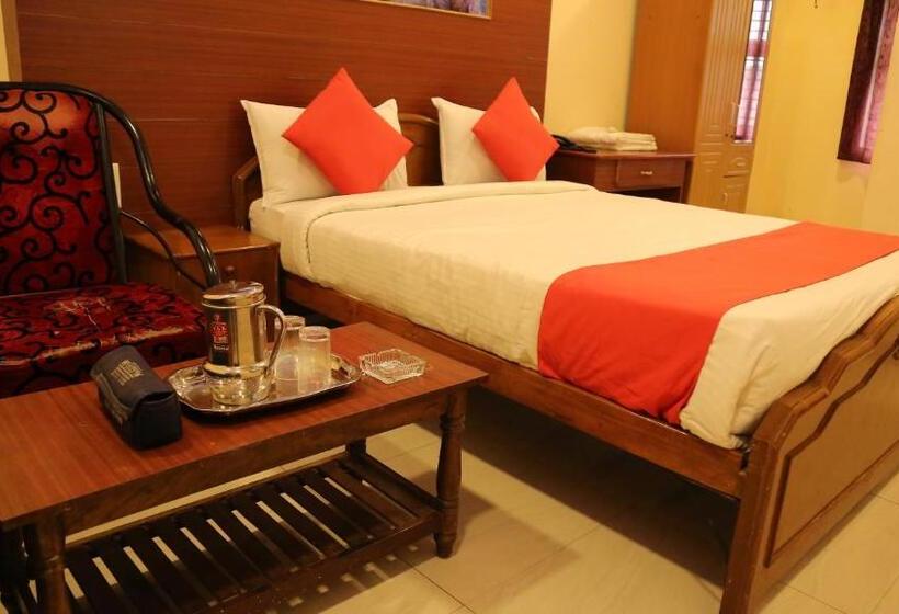 호텔 Kumaran Millenium Residency