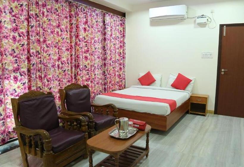 호텔 Kumaran Millenium Residency