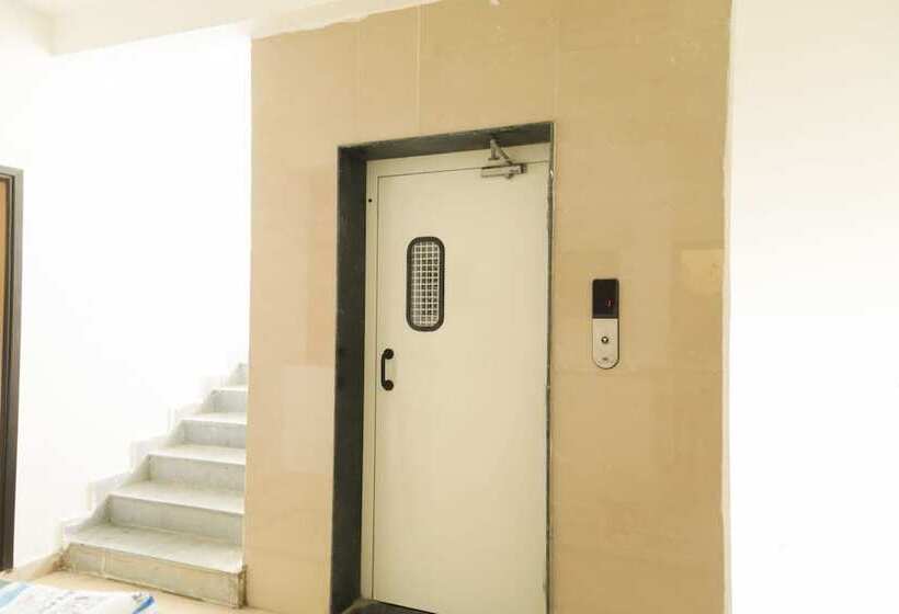 هتل Oyo 18305 Trance Hospitality Services