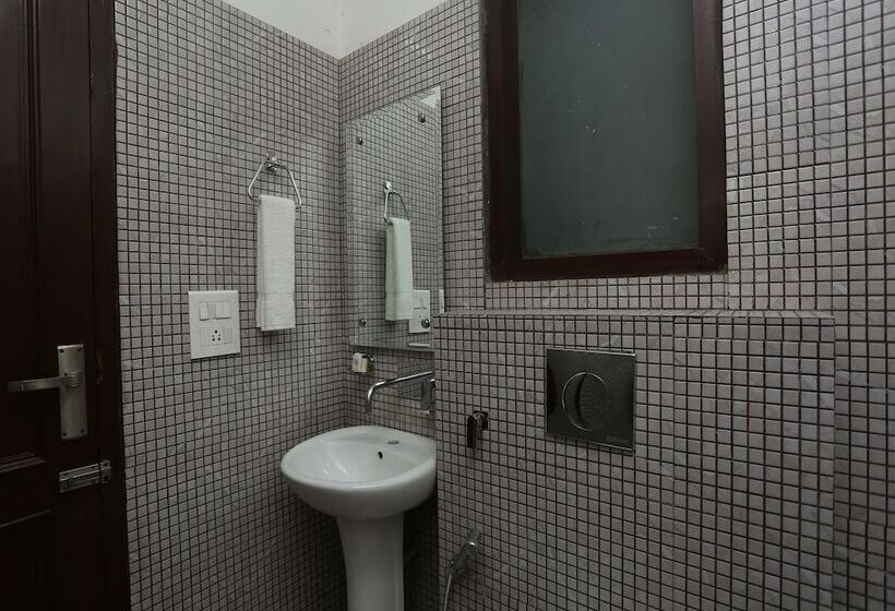 هتل Oyo 18305 Trance Hospitality Services