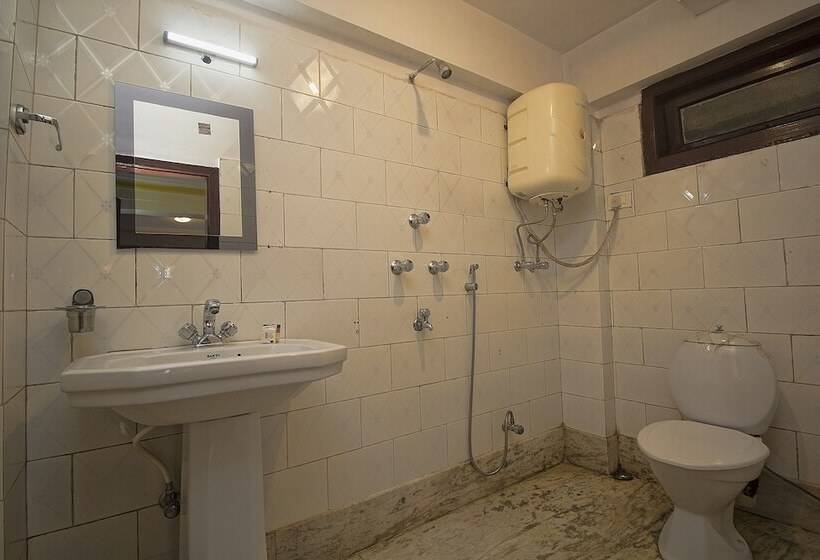 Hotel Oyo 23349 Totola Inn