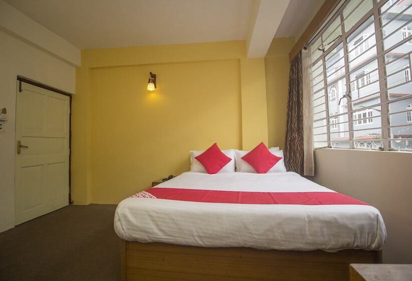 Hotel Oyo 23349 Totola Inn