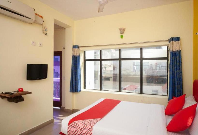 Hotel Oyo 26168 The Clock Tower