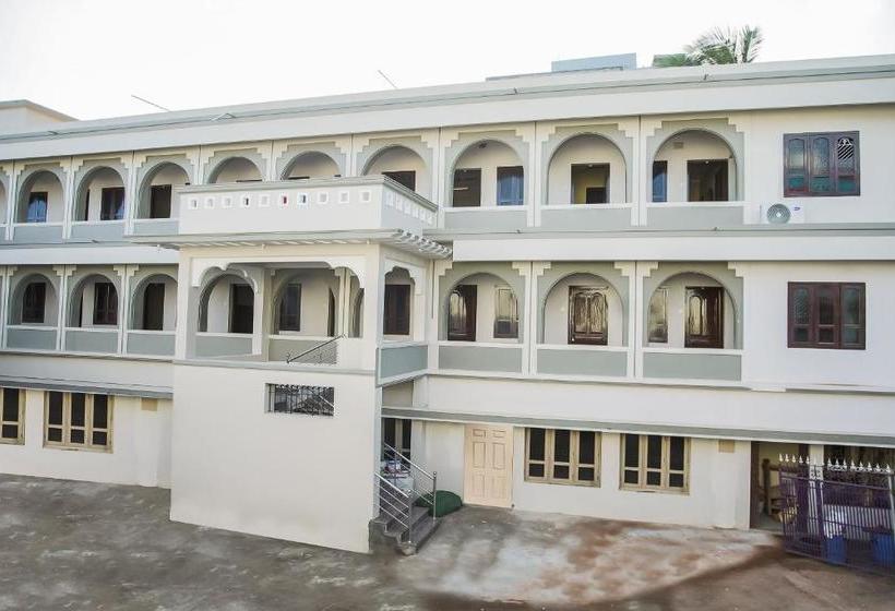 فندق Oyo 26607 Sri Subbiah Inn