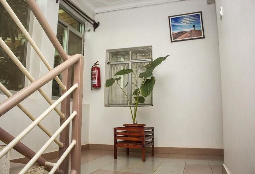 Отель Scroll Inn