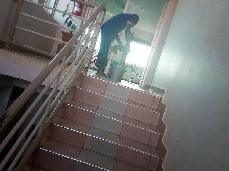 Отель Scroll Inn