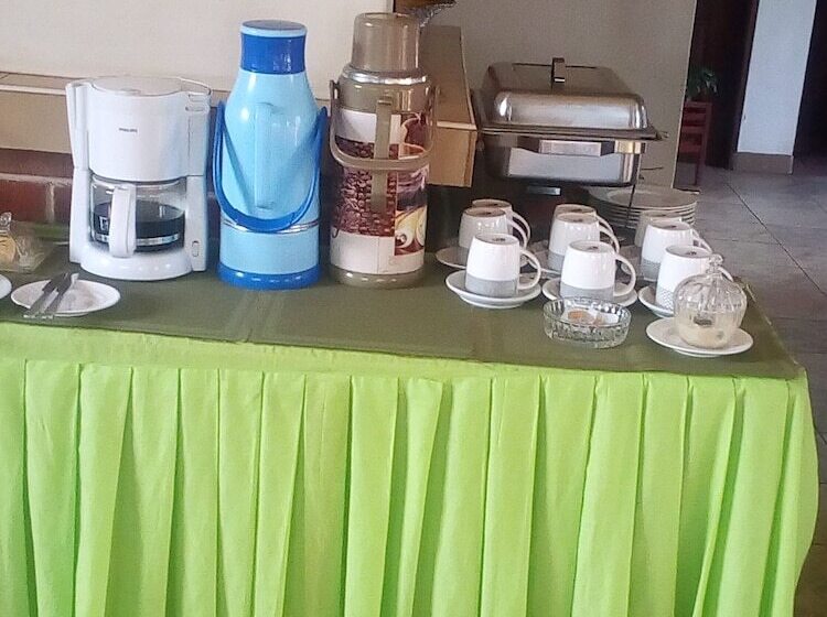 Отель Scroll Inn