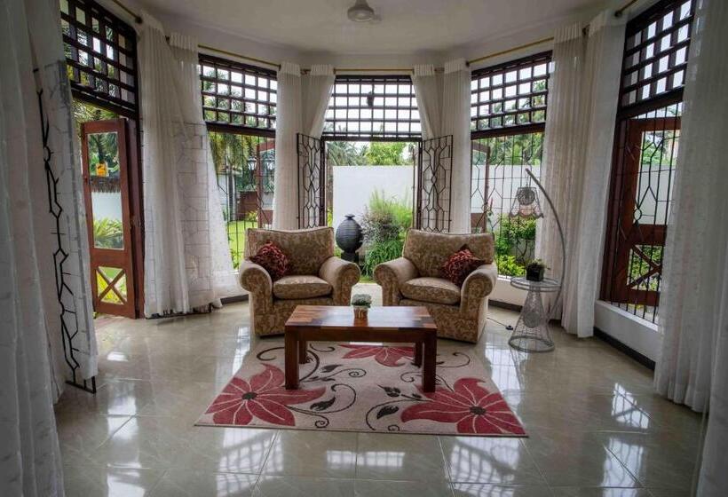 펜션 Castle Colombo