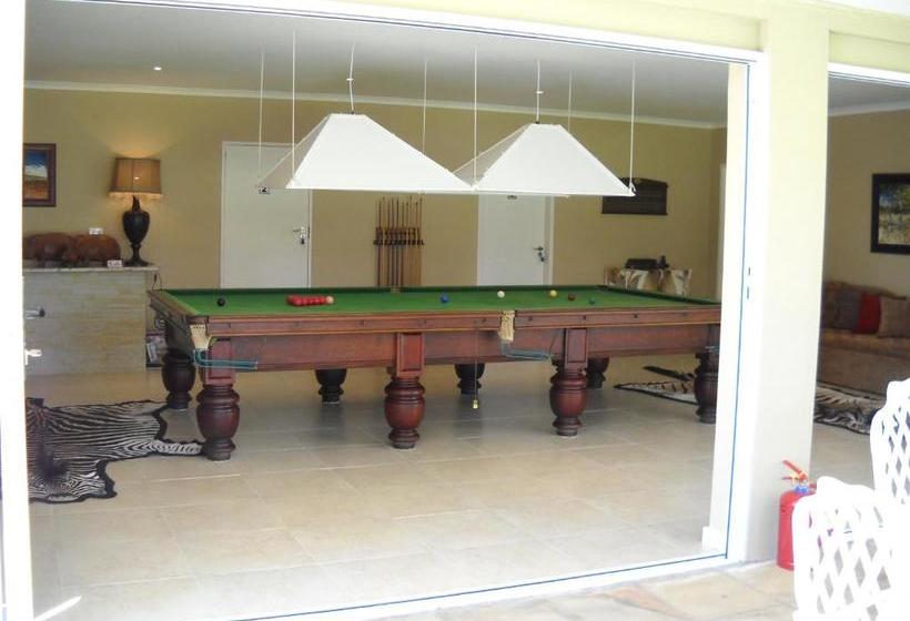 פנסיון Orangia Game Lodge