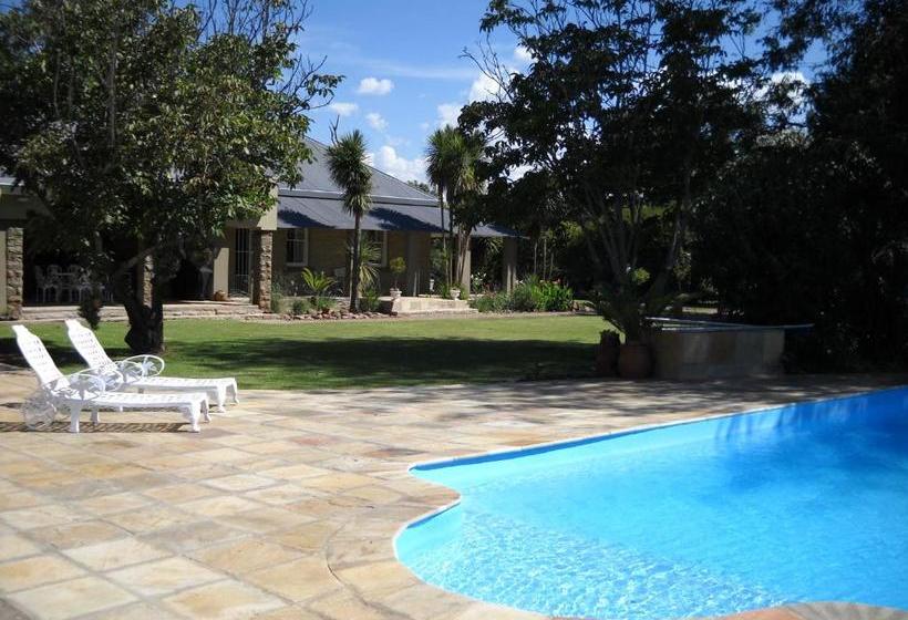 פנסיון Orangia Game Lodge