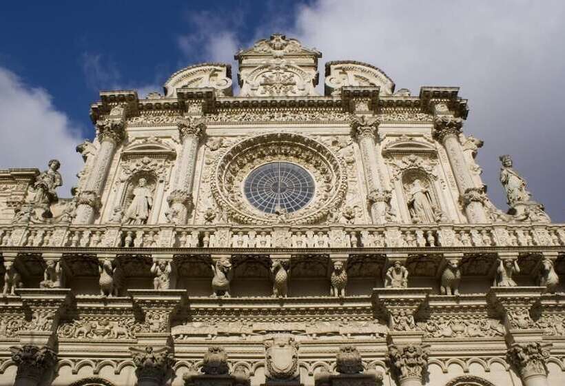 تختخواب و صبحانه Fourseasons