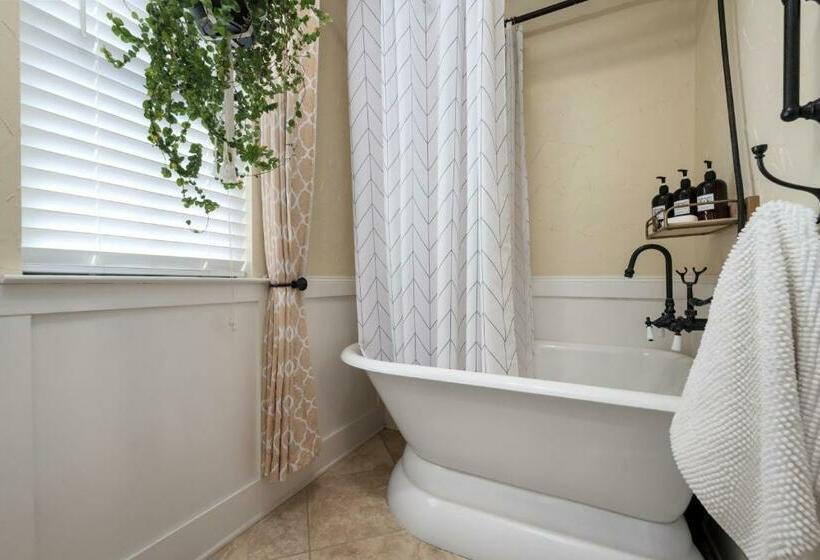 Bed and Breakfast The Plantation House Boutique Inn