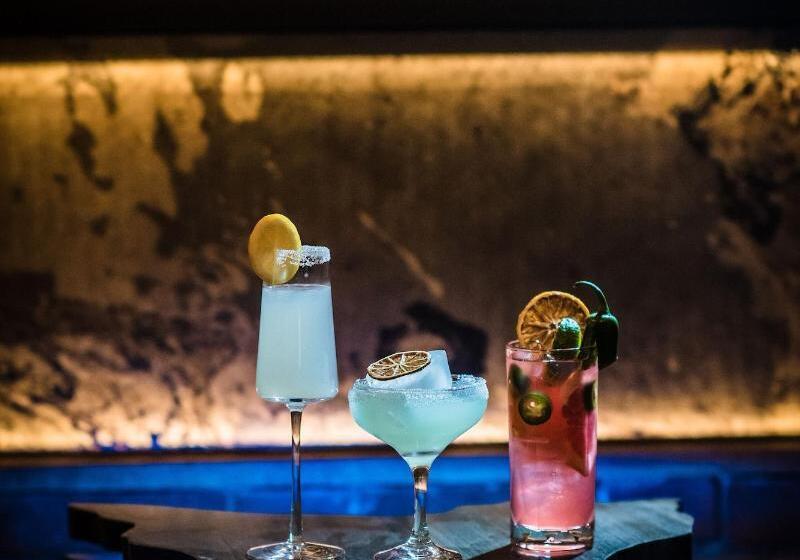 Cave Hotel & Golf Resort